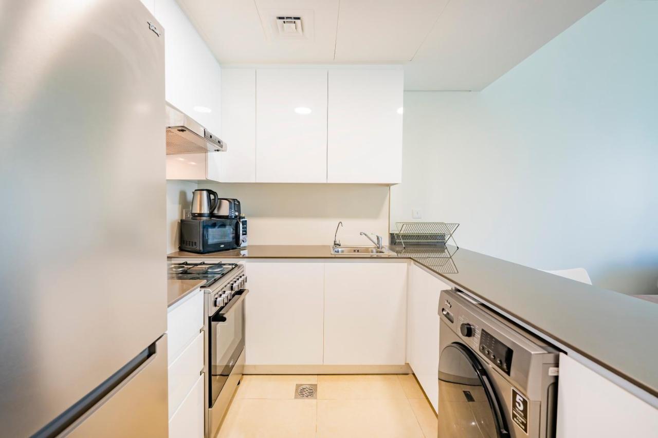 Expo Village Serviced Apartments Дубай Екстериор снимка