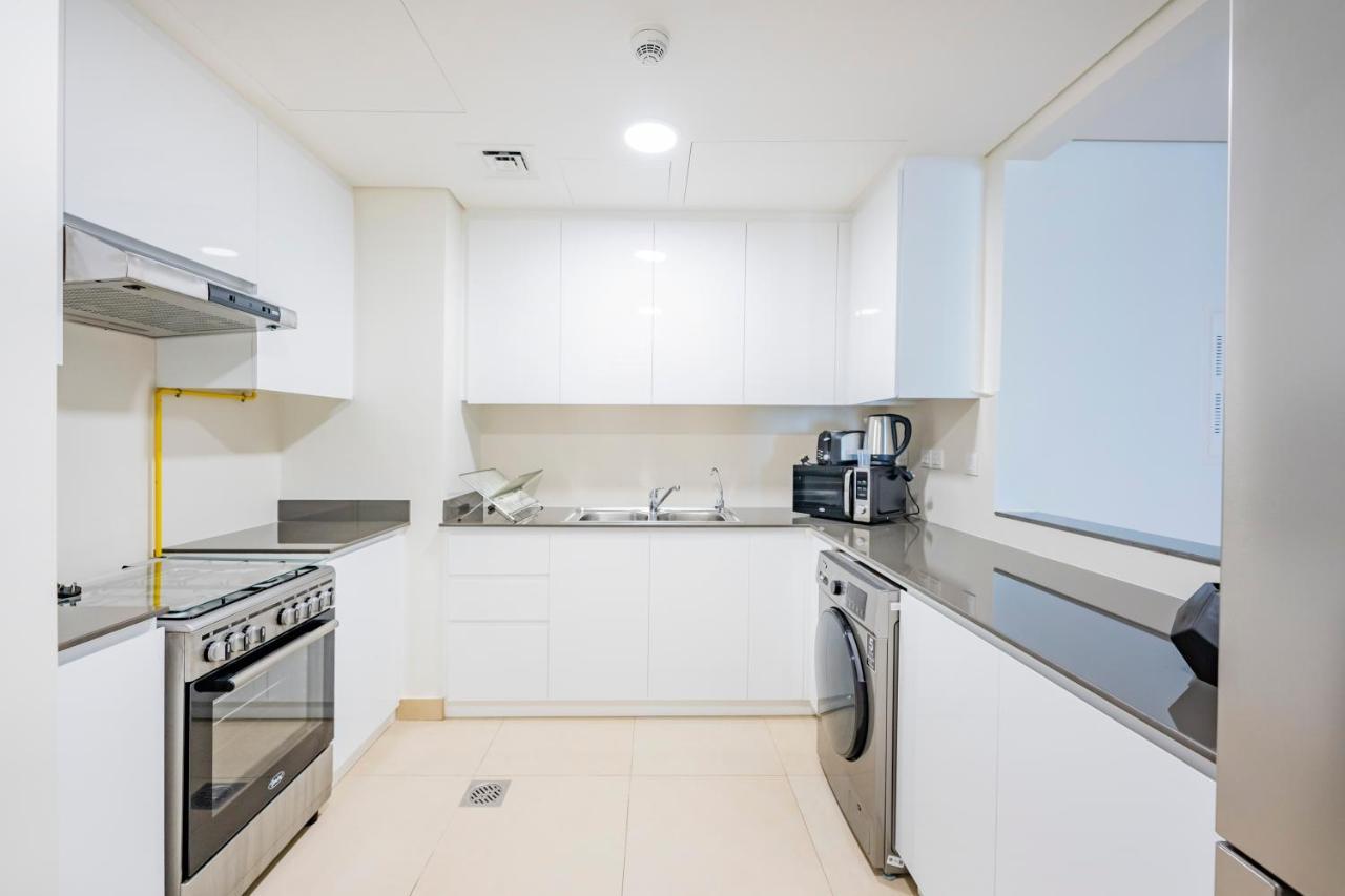 Expo Village Serviced Apartments Дубай Екстериор снимка