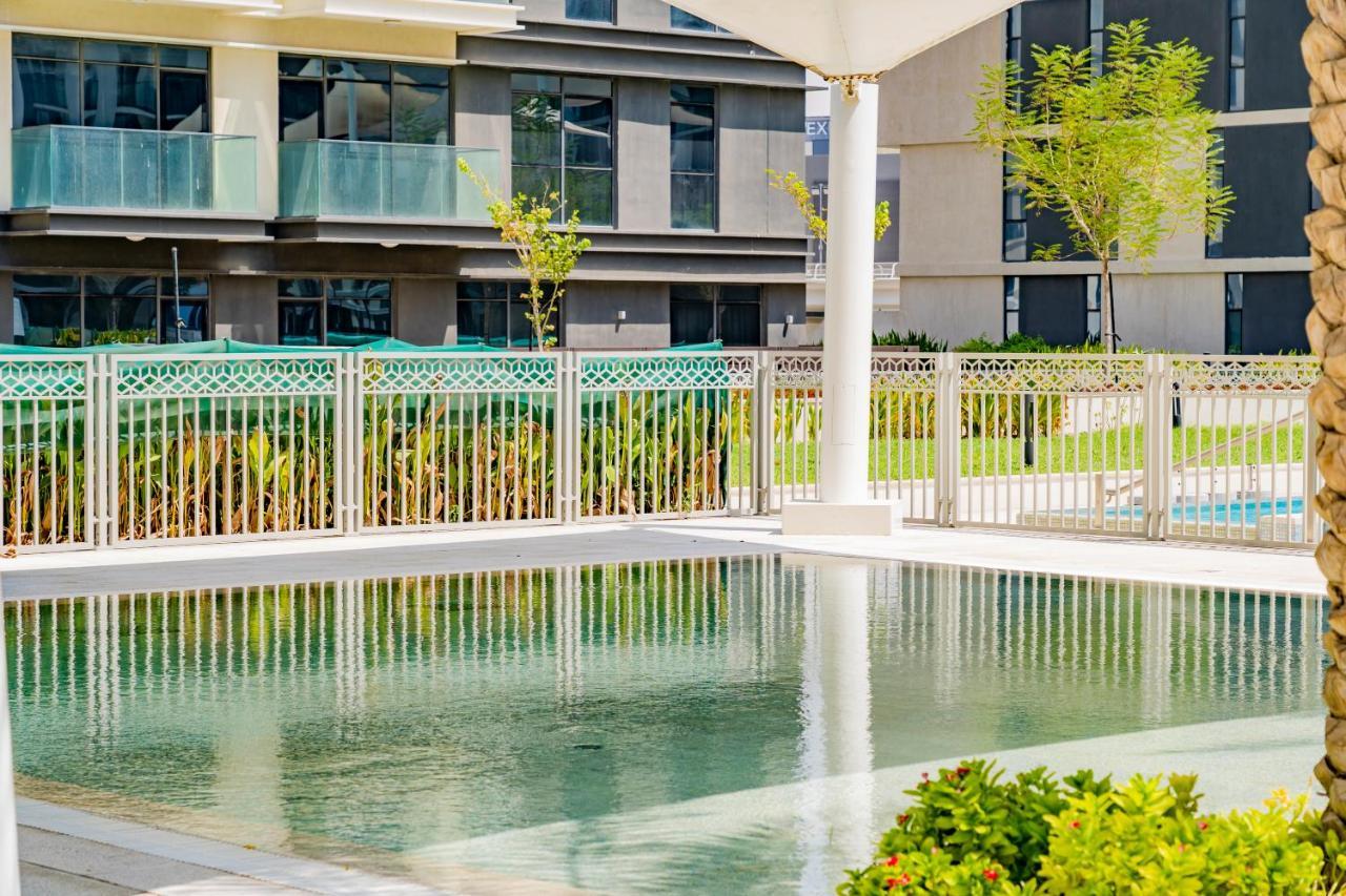 Expo Village Serviced Apartments Дубай Екстериор снимка