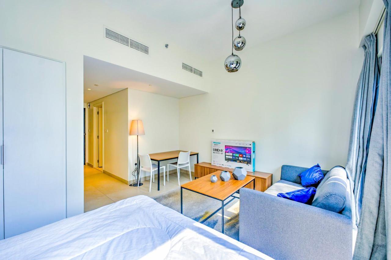 Expo Village Serviced Apartments Дубай Екстериор снимка