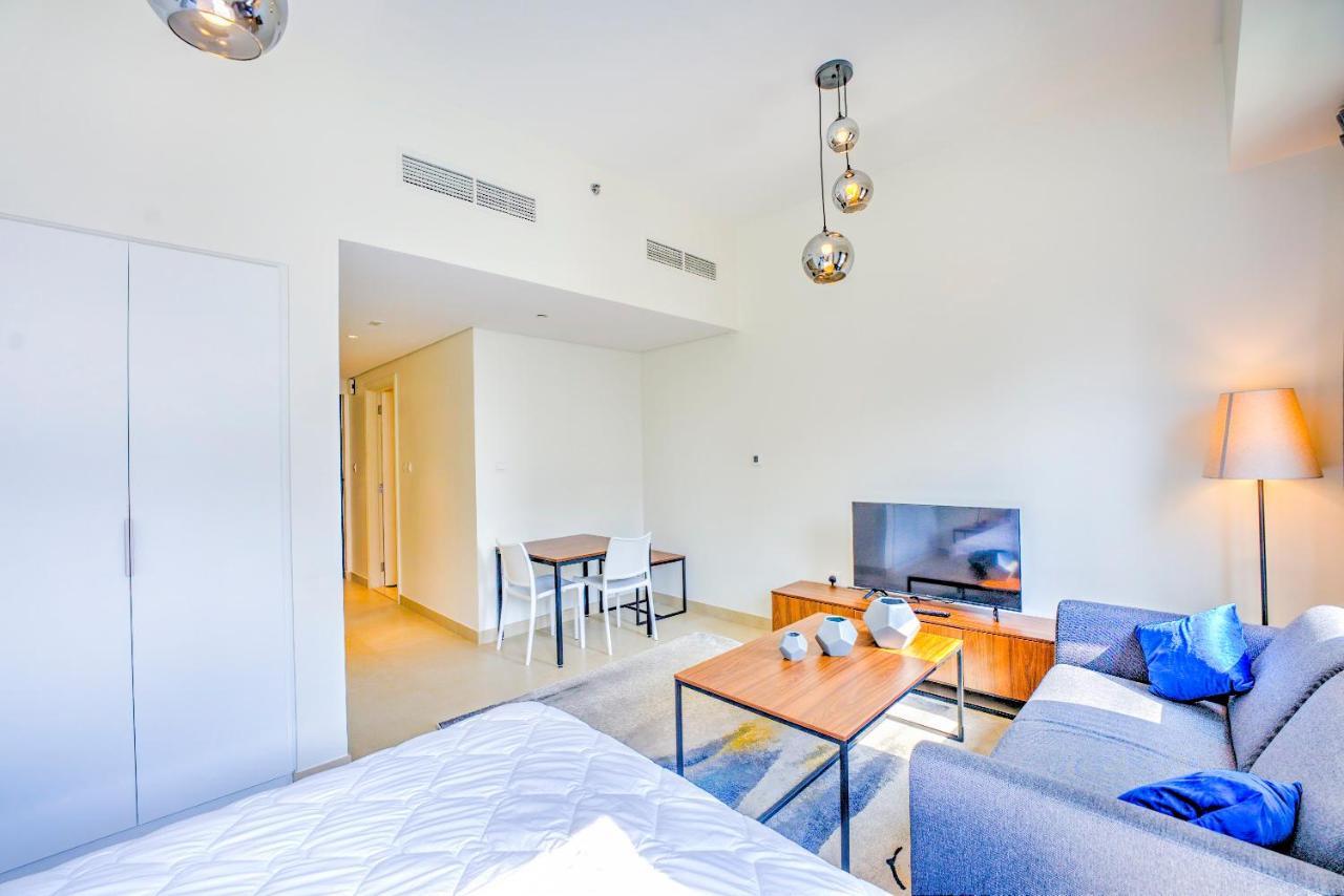 Expo Village Serviced Apartments Дубай Екстериор снимка
